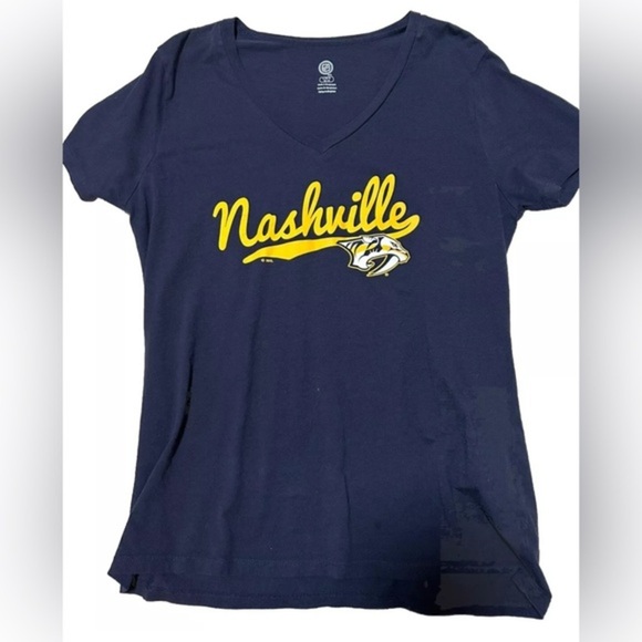 NHL Tops - NHL Nashville Predators Womens Large 12/14 V-neck T-shirt B20